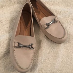 Never worn Born Magnolia Loafers size 8